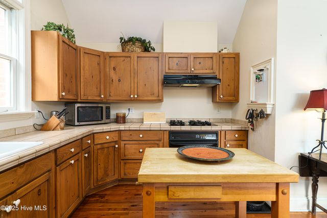 300 Good Barn Road, Vass, NC 28394