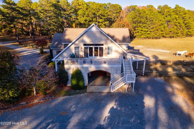 300 Good Barn Road, Vass, NC 28394
