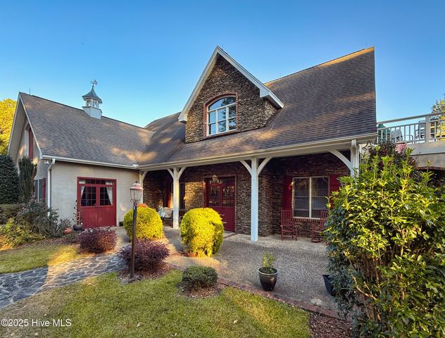 300 Good Barn Road, Vass, NC 28394