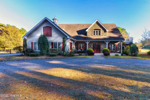 300 Good Barn Road, Vass, NC 28394
