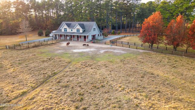 300 Good Barn Road, Vass, NC 28394