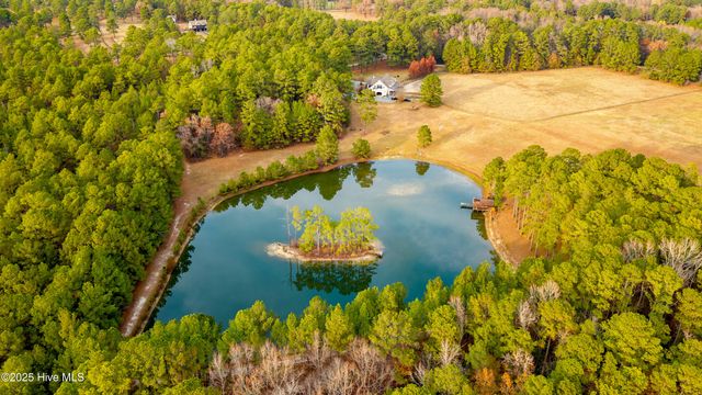 300 Good Barn Road, Vass, NC 28394
