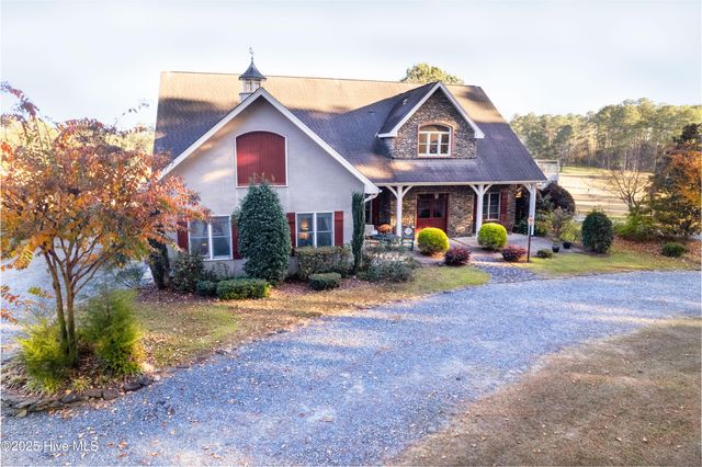 300 Good Barn Road, Vass, NC 28394