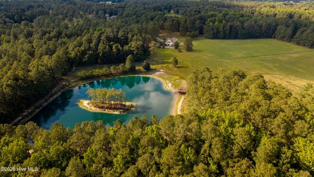 300 Good Barn Road, Vass, NC 28394