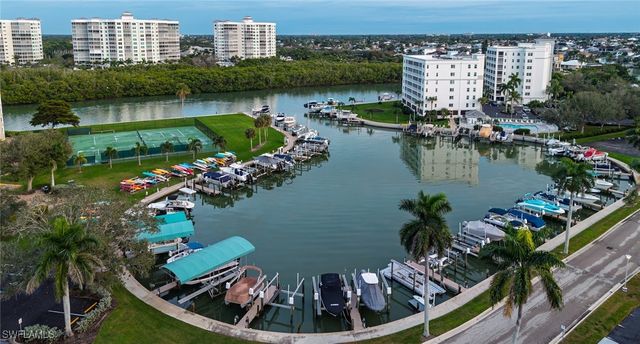 5 Bluebill AVE 305 + 405, Naples, FL 34108