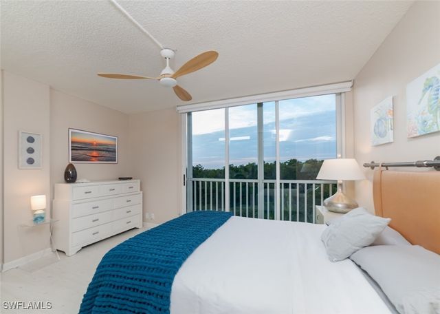 5 Bluebill AVE 305 + 405, Naples, FL 34108