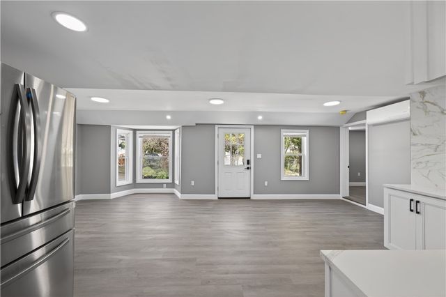 370 Pleasant Street, Pawtucket, RI 02860