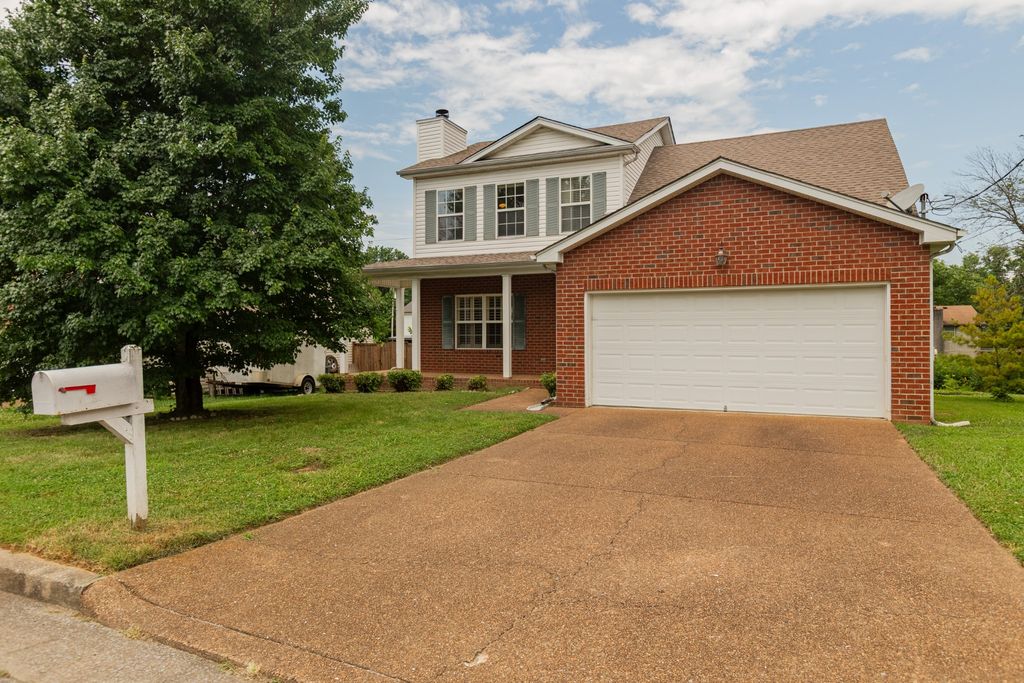 1313 Lady Ct, Nashville, TN 37214