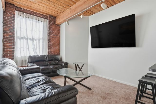 21 Wingate St 303, Haverhill, MA 01832