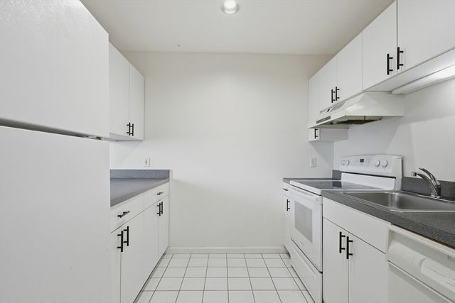 21 Wingate St 303, Haverhill, MA 01832