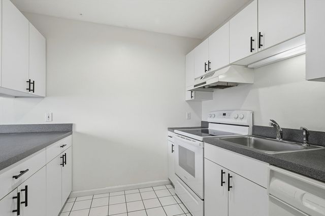 21 Wingate St 303, Haverhill, MA 01832