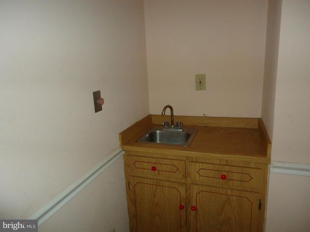 1000 WALNUT AVE, Baltimore, MD 21229