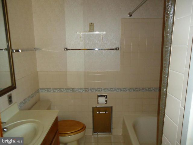 1000 WALNUT AVE, Baltimore, MD 21229