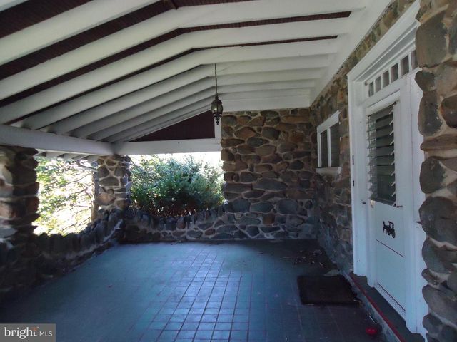 1000 WALNUT AVE, Baltimore, MD 21229
