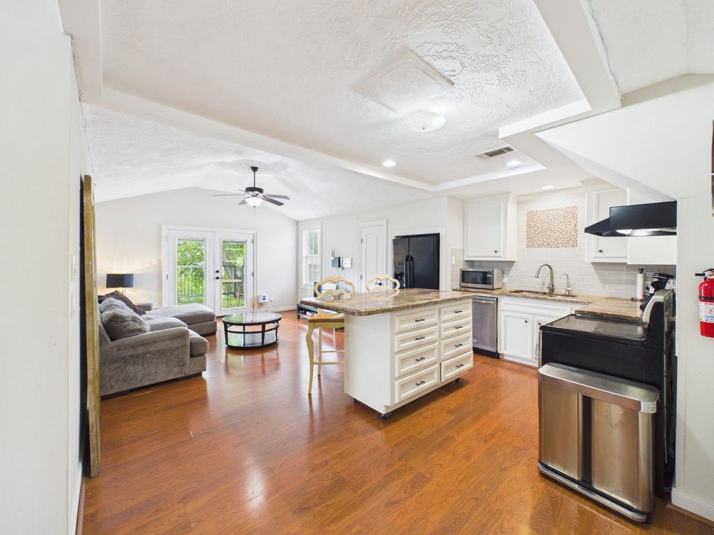 5110 Academy Street 5, Houston, TX 77005