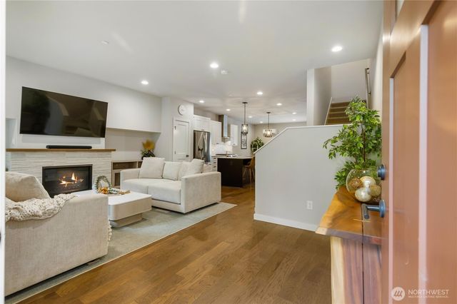 1078 Cabin Creek Lane SW, Issaquah, WA 98027