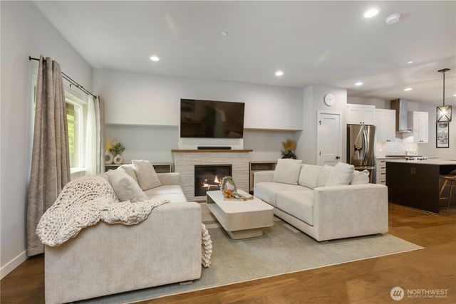 1078 Cabin Creek Lane SW, Issaquah, WA 98027
