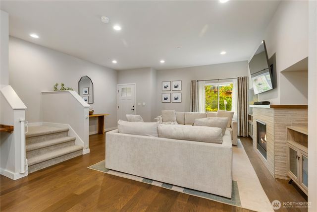 1078 Cabin Creek Lane SW, Issaquah, WA 98027