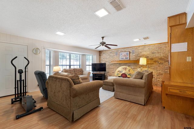 9096 Cox Rd, Flint, TX 75762