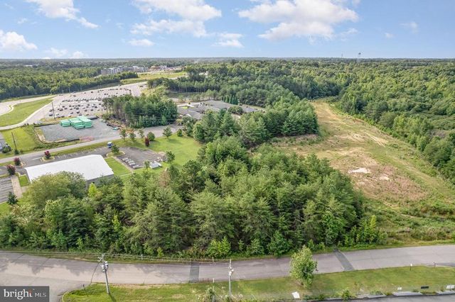 5112 COMMONWEALTH DR, Fredericksburg, VA 22407
