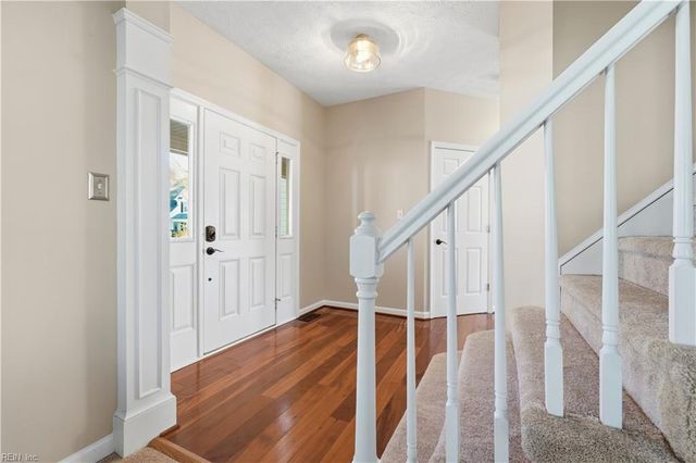 1905 Red Barn DR, Virginia Beach, VA 23453