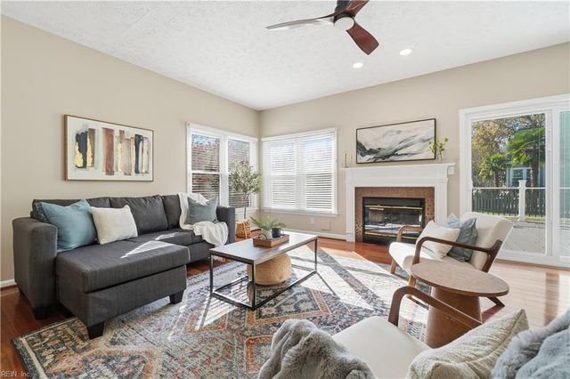 1905 Red Barn DR, Virginia Beach, VA 23453