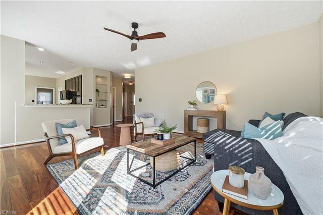 1905 Red Barn DR, Virginia Beach, VA 23453