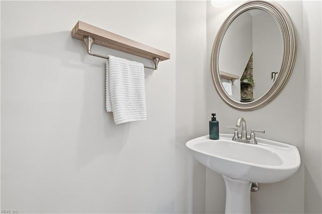 1905 Red Barn DR, Virginia Beach, VA 23453