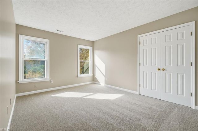 1905 Red Barn DR, Virginia Beach, VA 23453