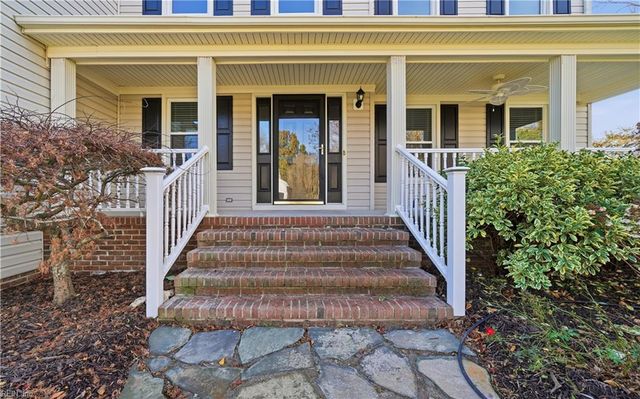 1905 Red Barn DR, Virginia Beach, VA 23453