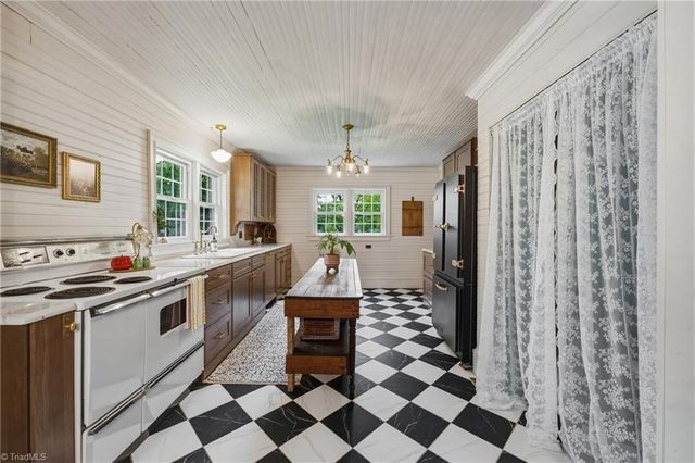3152 S NC Highway 87, Graham, NC 27253