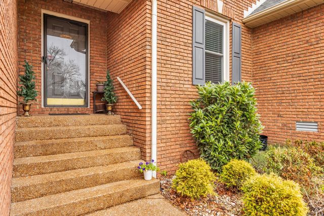 612 Cumberland Dr, Columbia, TN 38401