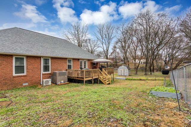 612 Cumberland Dr, Columbia, TN 38401