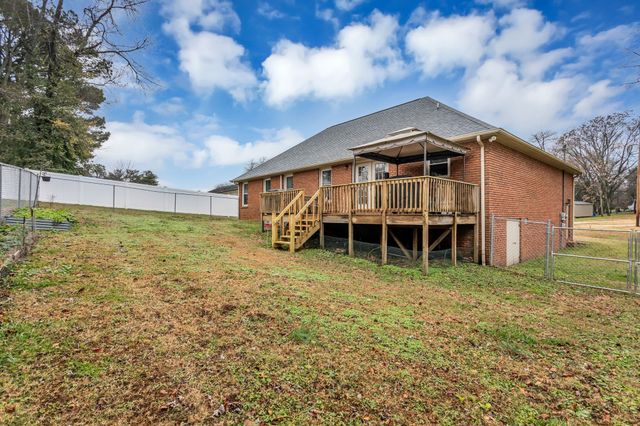 612 Cumberland Dr, Columbia, TN 38401