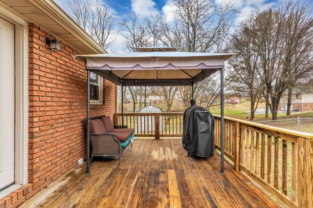 612 Cumberland Dr, Columbia, TN 38401