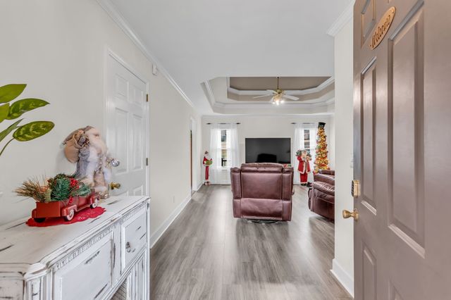 612 Cumberland Dr, Columbia, TN 38401