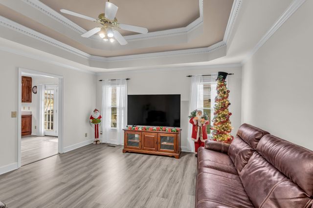 612 Cumberland Dr, Columbia, TN 38401