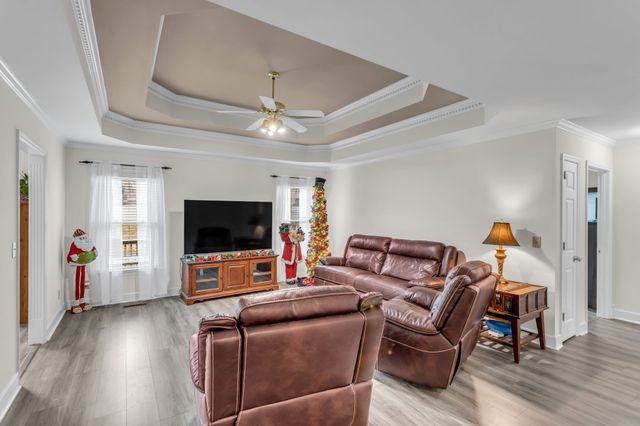 612 Cumberland Dr, Columbia, TN 38401