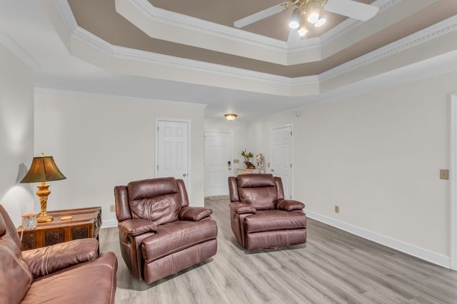 612 Cumberland Dr, Columbia, TN 38401