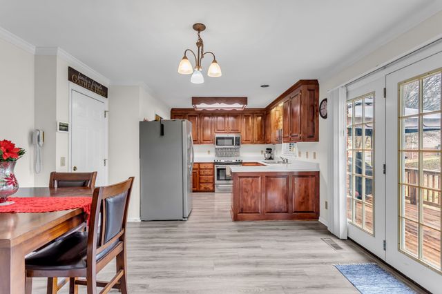 612 Cumberland Dr, Columbia, TN 38401