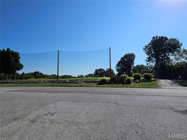 8678 Spoon Drive, University City, MO 63132