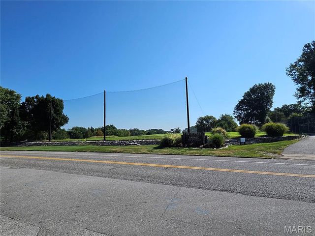 8678 Spoon Drive, University City, MO 63132