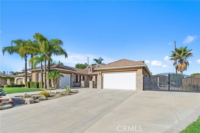 1195 Pamplona, Riverside, CA 92508