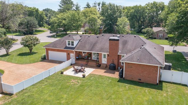 3011 Regency Park Dr, Murfreesboro, TN 37129