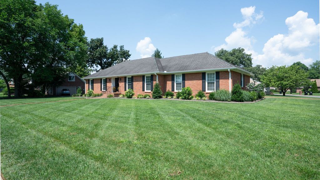 3011 Regency Park Dr, Murfreesboro, TN 37129