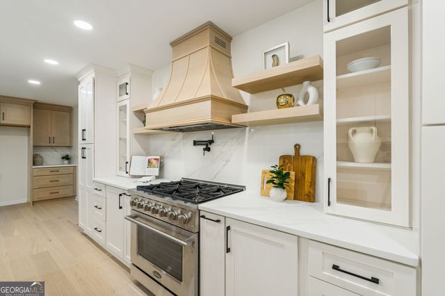 8140 Habersham Waters Road, Sandy Springs, GA 30350