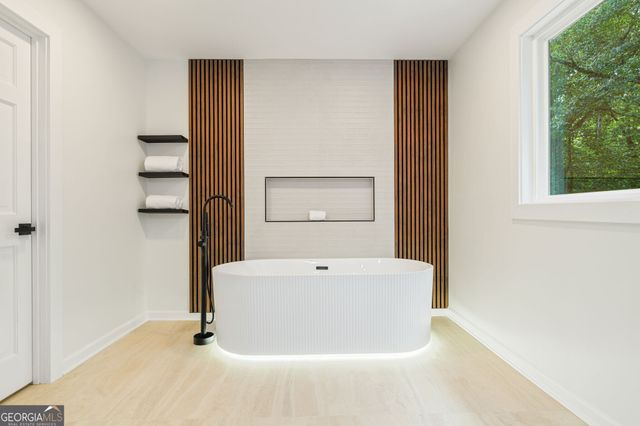 8140 Habersham Waters Road, Sandy Springs, GA 30350