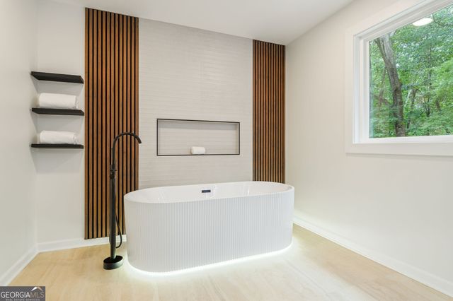 8140 Habersham Waters Road, Sandy Springs, GA 30350