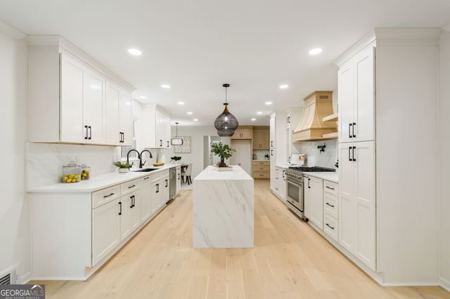 8140 Habersham Waters Road, Sandy Springs, GA 30350