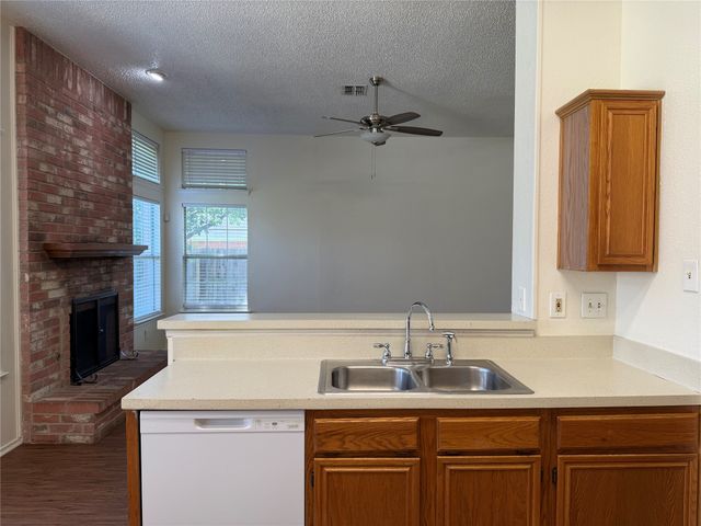 917 Dawson Street, Cedar Hill, TX 75104